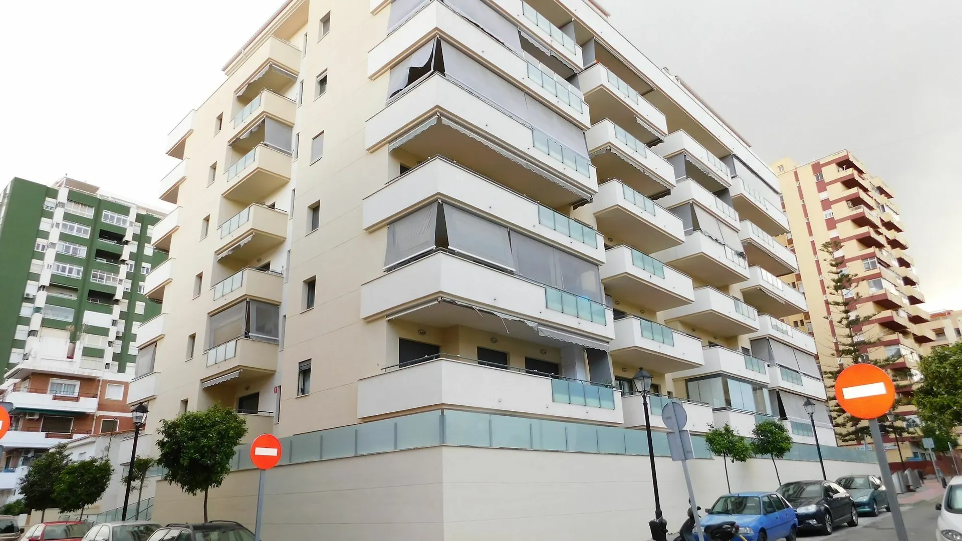 Apartamento En Los Boliches 丰希罗拉